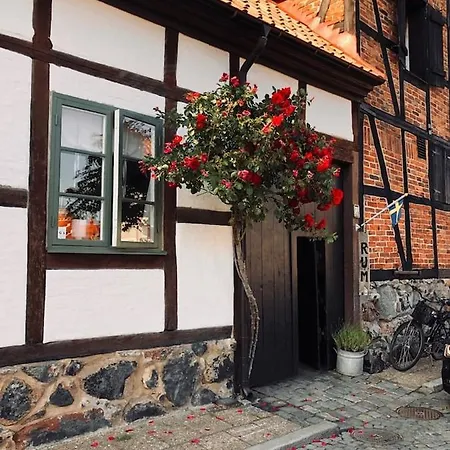 Litet Gathus Mitt I Ystad Exterior photo